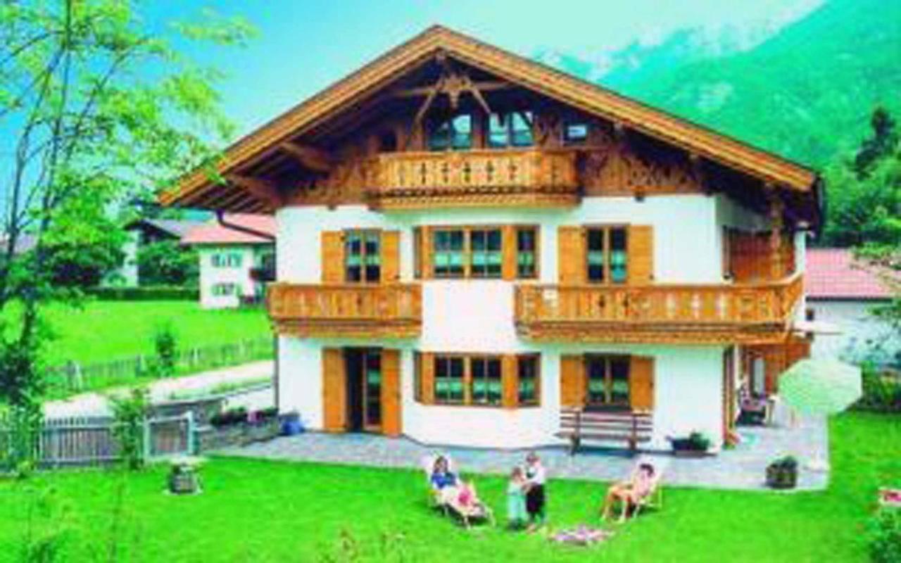 Ferienwohnungen Kir Royal Krün Exteriör bild