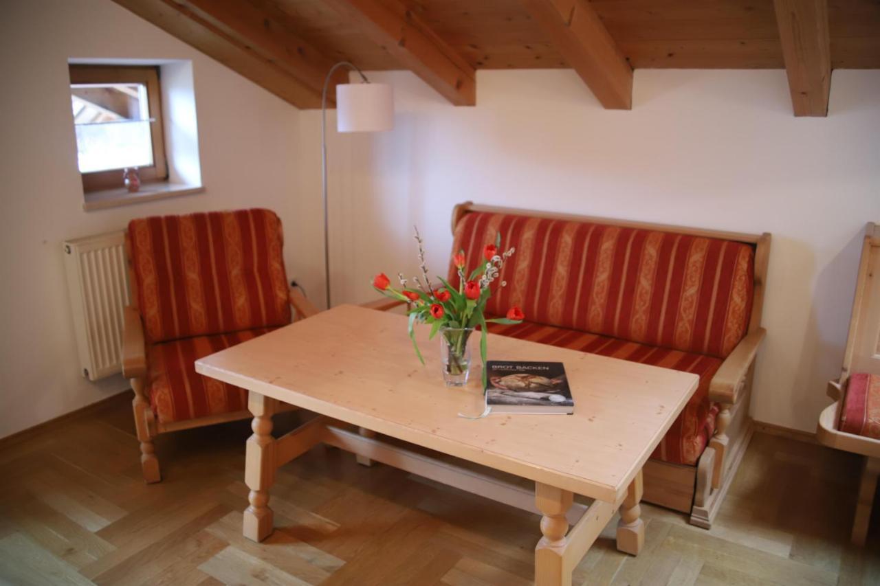 Ferienwohnungen Kir Royal Krün Exteriör bild
